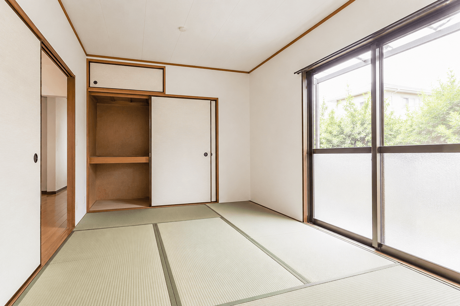賃貸アパートの和室畳を原状回復する表替え施工